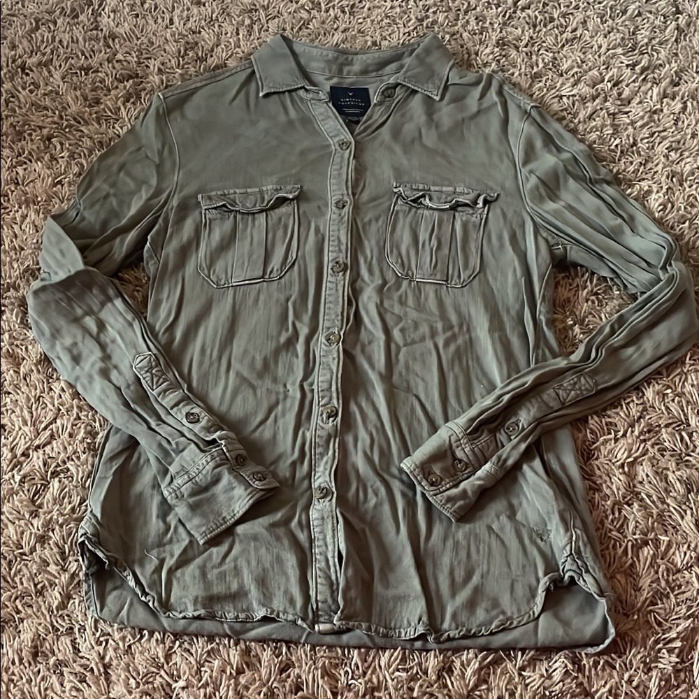 American Eagle button up